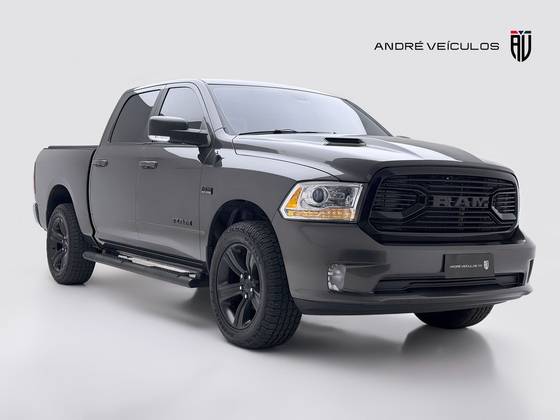 RAM CLASSIC 5.7 V8 GASOLINA LARAMIE NIGHT EDITION CD 4X4 AUTOMÁTICO